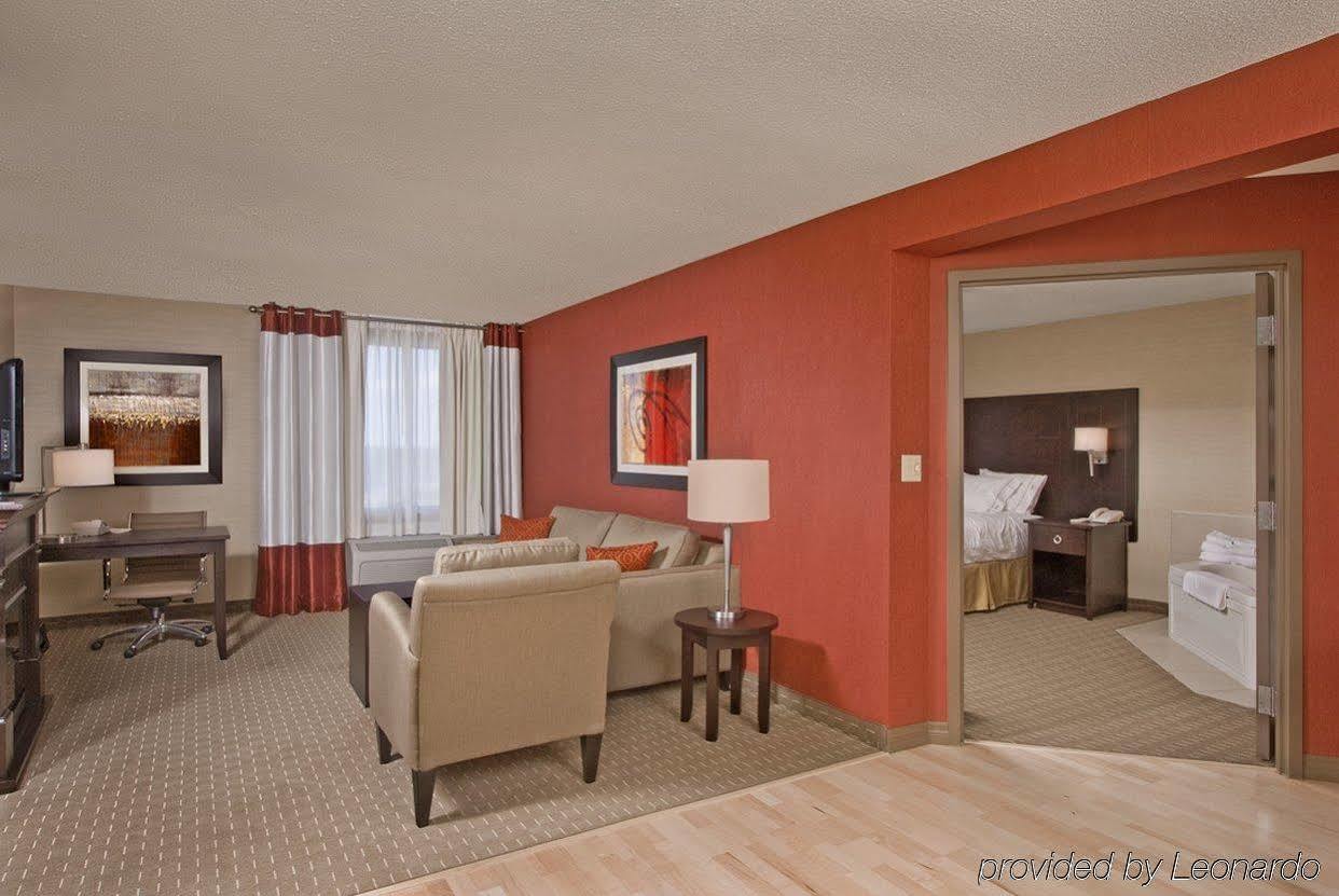 Holiday Inn Express Hotel & Suites Chatham South By Ihg Habitación foto